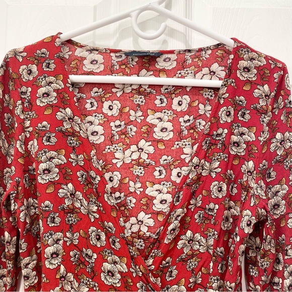 American Eagle Outfitters Floral Wrap Top - Picture 3 of 13